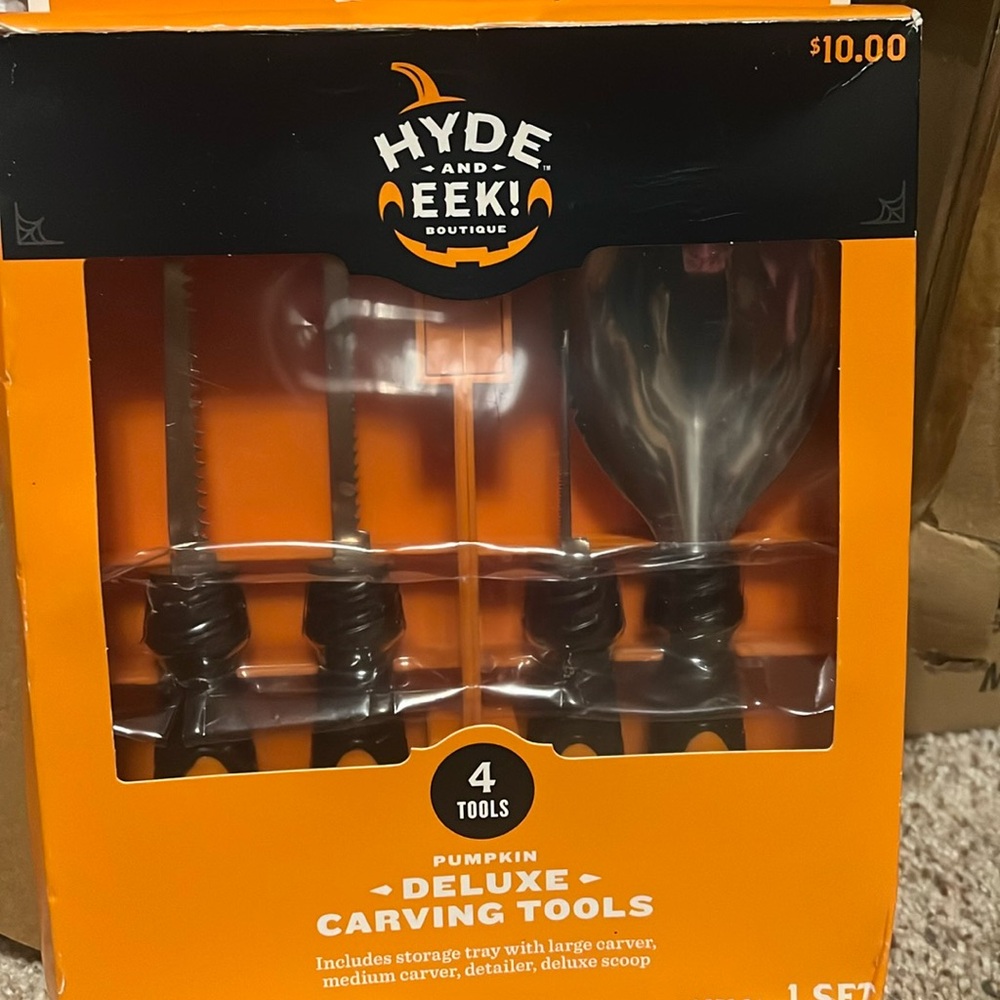 4 tools pumpkin deluxe carving tools. NIB